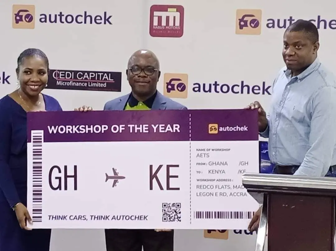 AETS receiving the Autochek Workshop of the Year award