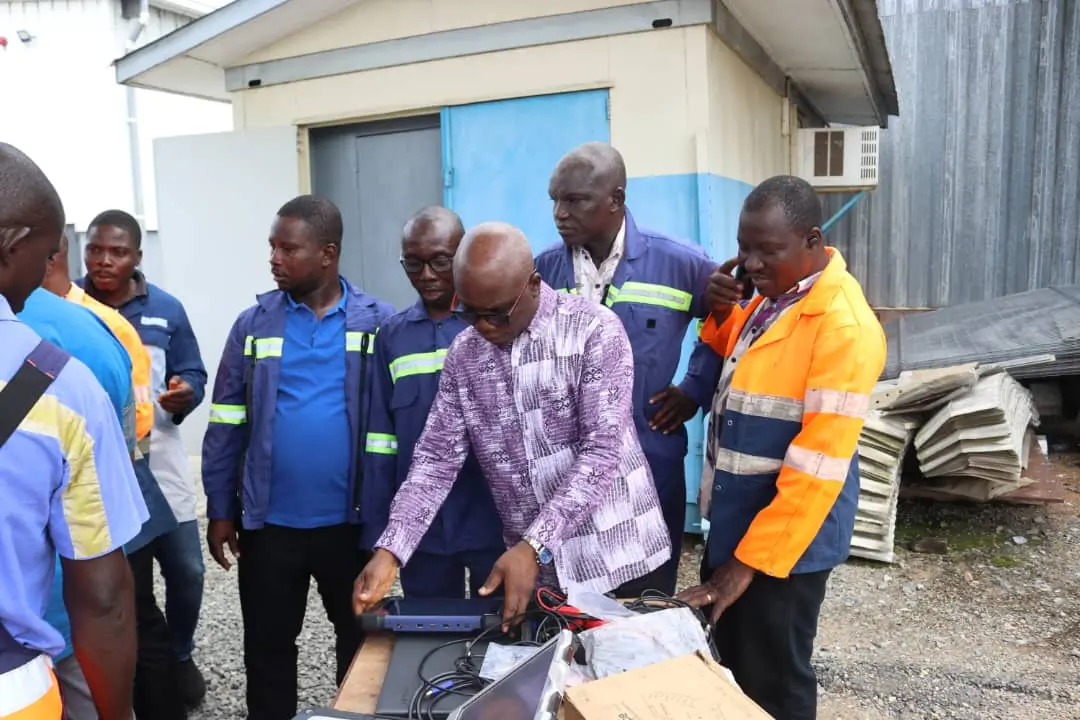 Practical training session around a vehicle